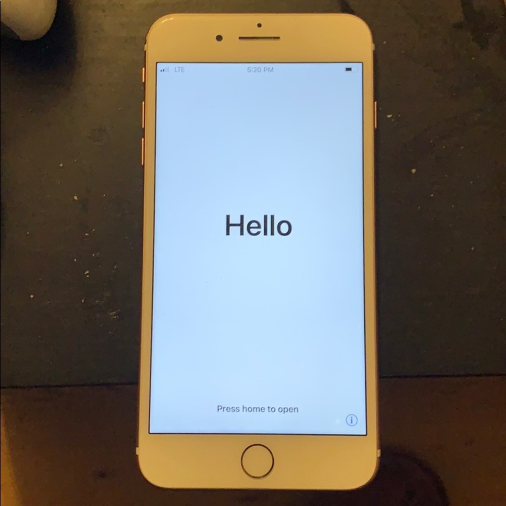 SOLD. Verizon iPhone 7 Plus in rose gold